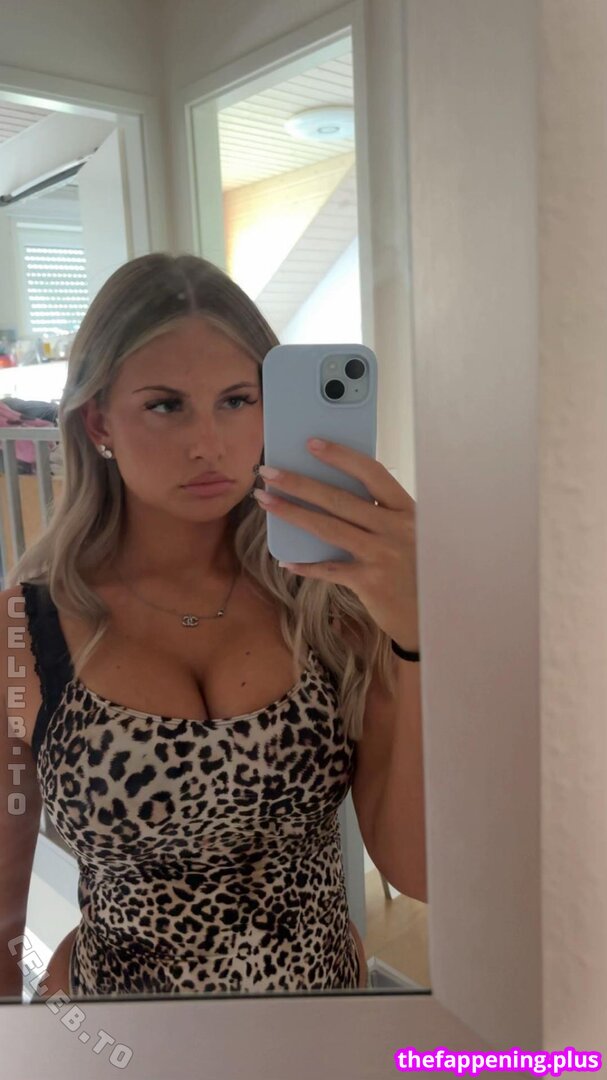 02.queenice / 18queenjce Meztelen OnlyFans Fotó #40