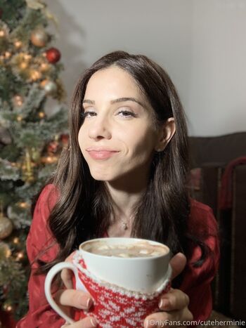 Full leaked Rainey james/ private onlyfans photo