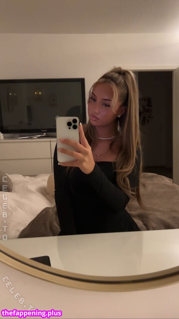 19j0yc3 Fotografie OnlyFans Dezbrăcată #5