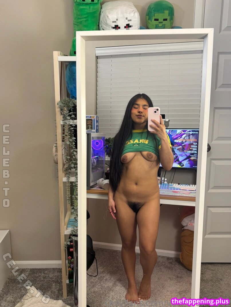 444Vanessa / 444vanessak / bougie_vee / iitmythrowaway / vanessak_2002 Nahá OnlyFans fotografie #24