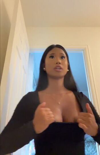 Full leaked Uvdoris private onlyfans photo
