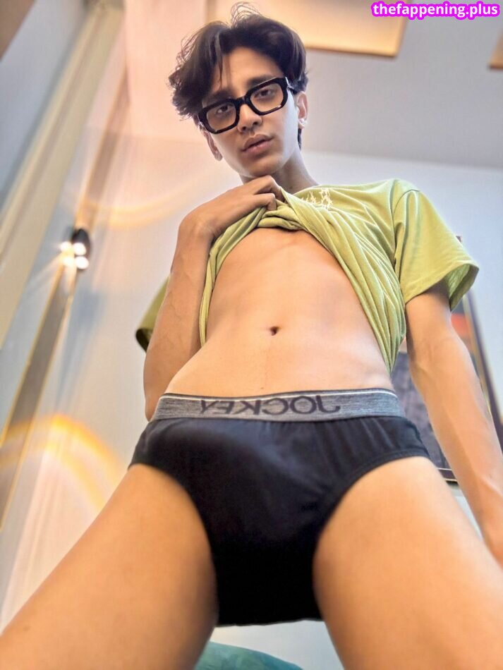 Aahil Ibrani Çıplak OnlyFans Fotoğrafı #2
