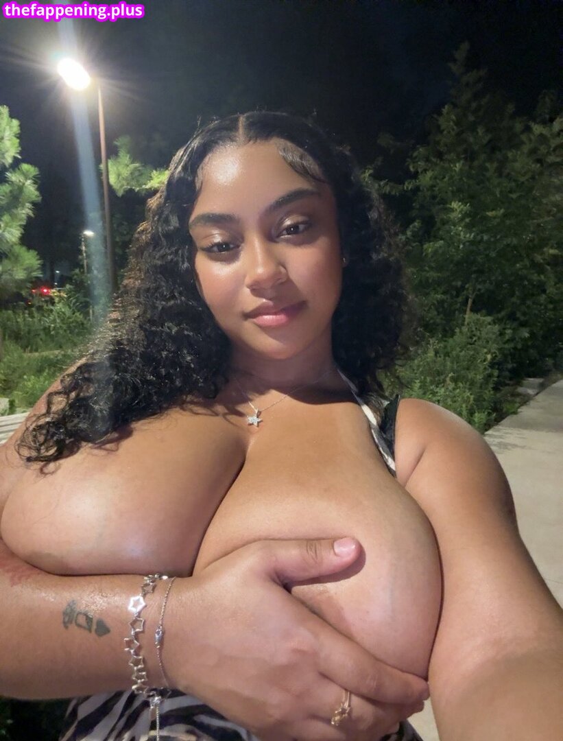 Aaliyah Jasmyn Φωτογραφία Γυμνών OnlyFans #1