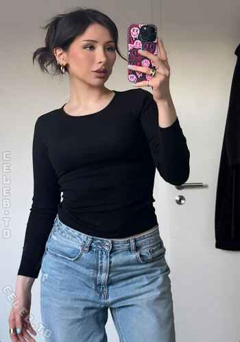 Full leaked Aanyskh private onlyfans photo