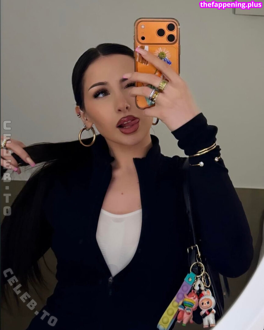Aanys / aanyskh Nude OnlyFans Photo #29