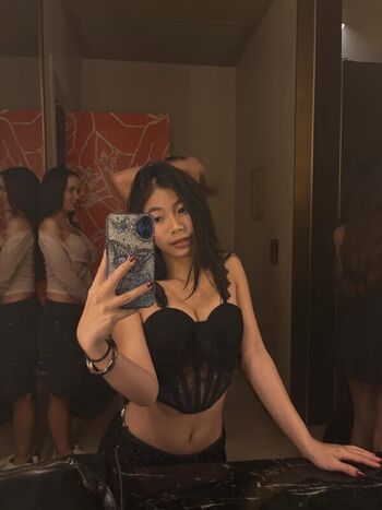Full leaked Aaomhelloo private onlyfans photo