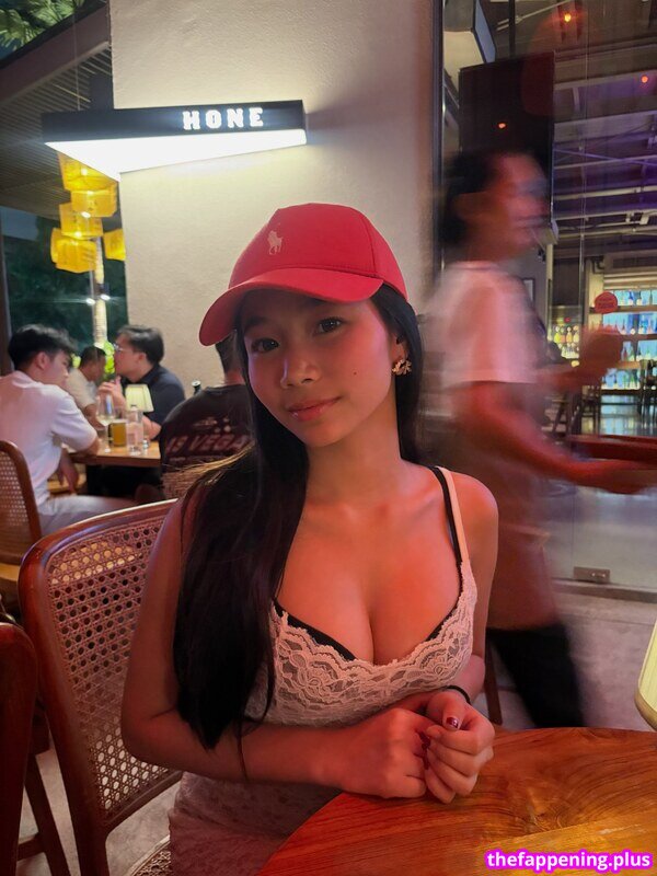 Saipetch B. / aaomhelloo Nahá OnlyFans fotografie #302