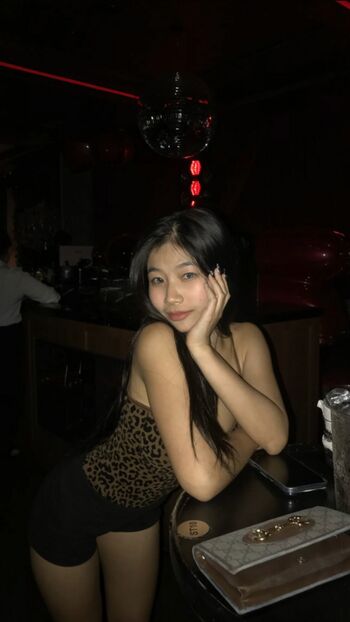 Full leaked Aaomhelloo page private onlyfans photo