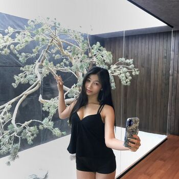 Full leaked Aaomhelloo page private onlyfans photo