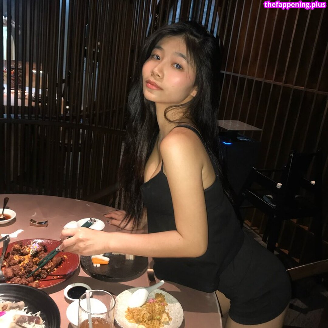 Saipetch B. / aaomhelloo Çıplak OnlyFans Fotoğrafı #333