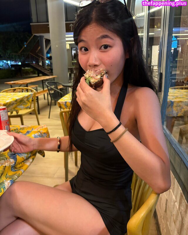 Saipetch B. / aaomhelloo Çıplak OnlyFans Fotoğrafı #379