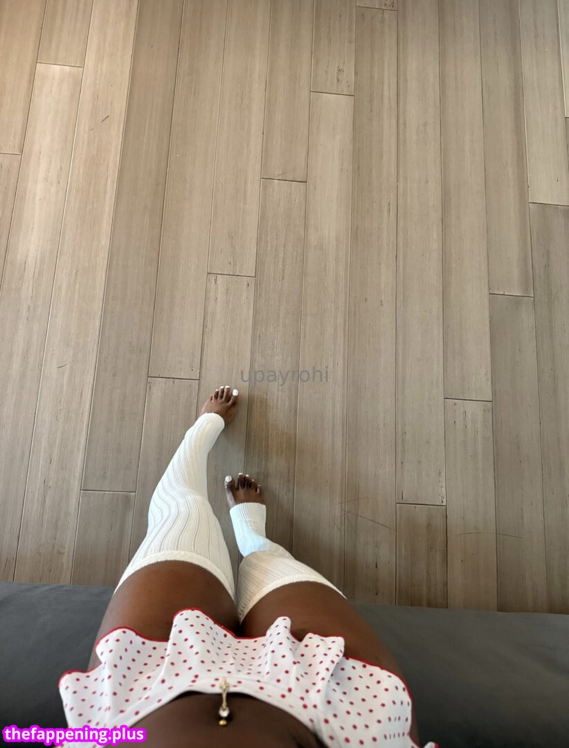 Aarohi Allegre / aarohiallegre / https: / urgoddessrohi Çıplak OnlyFans Fotoğrafı #1