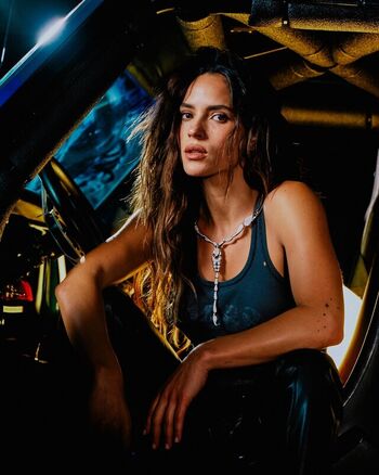 Adria Arjona