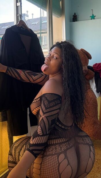 Full leaked African booty meat page private onlyfans photo
