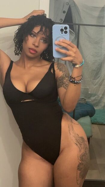 Full leaked Ahquamarine private onlyfans photo