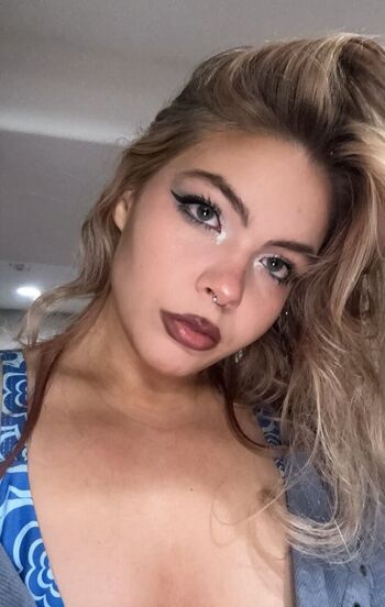 Full leaked Aiiygatorz private onlyfans photo