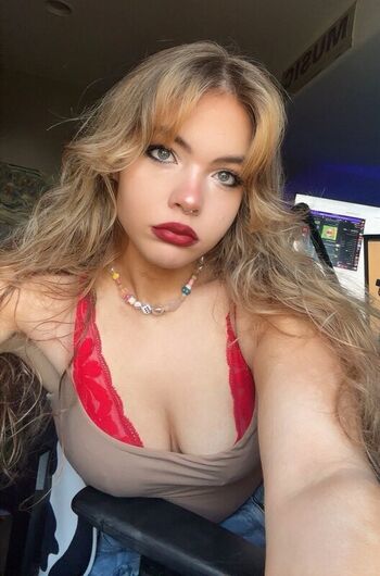 Full leaked Aiiygatorz private onlyfans photo