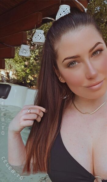 Full leaked Ailenax private onlyfans photo