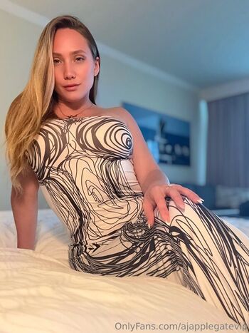 Full leaked Aj applegate page private onlyfans photo