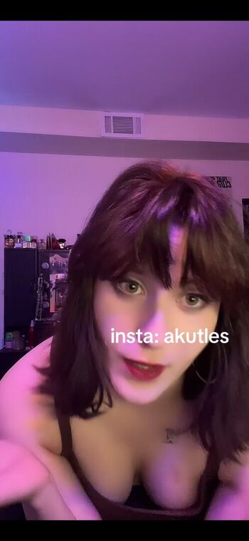 Akutles