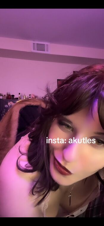 Akutles