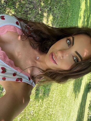 Full leaked Alannalouise private onlyfans photo