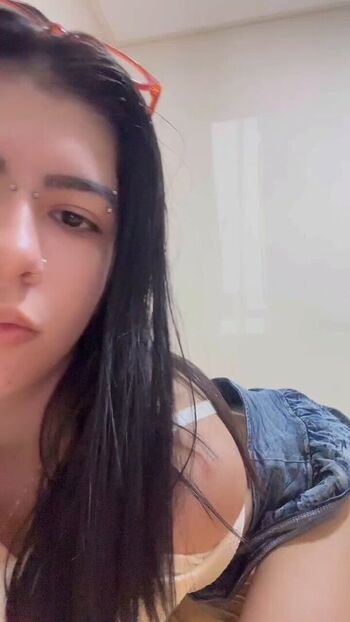 Full leaked Alaskull private onlyfans photo