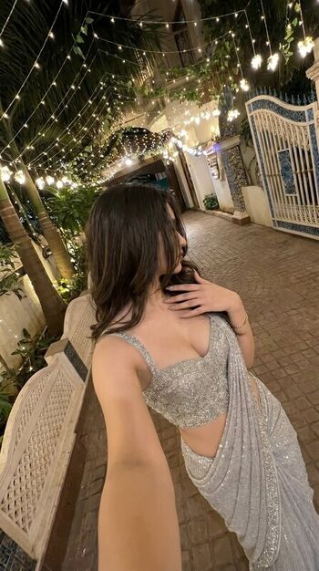 Full leaked Alasmin naaz private onlyfans photo