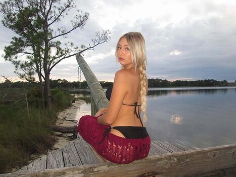 Full leaked Alayna private onlyfans photo