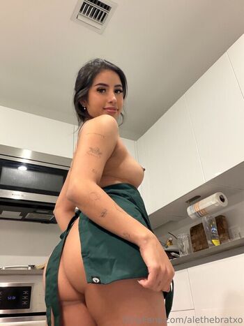Full leaked Alethebratxo private onlyfans photo