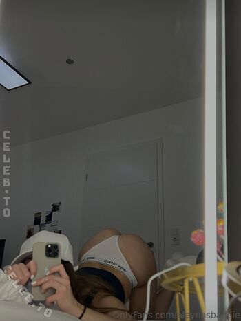 Full leaked Aleynabaddie  page private onlyfans photo