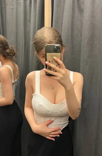 Full leaked Alice tails private onlyfans photo