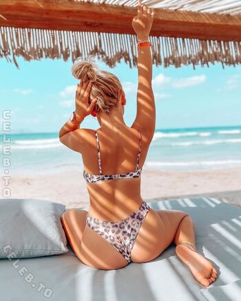 Full leaked Alinamour private onlyfans photo