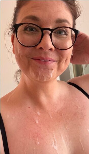 Full leaked Allaboutbee private onlyfans photo