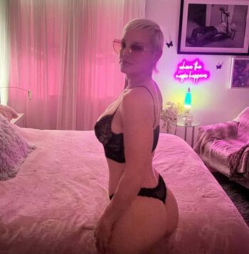 Full leaked Allthingsheather private onlyfans photo