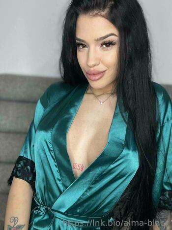 Full leaked Almablack private onlyfans photo