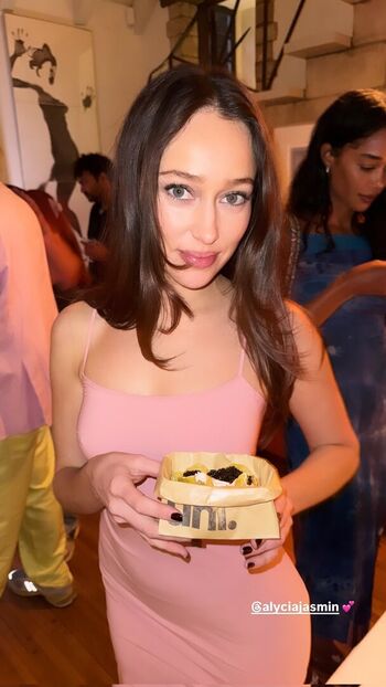 Full leaked Alycia debnam carey private onlyfans photo