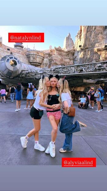 Alyvia Alyn Lind