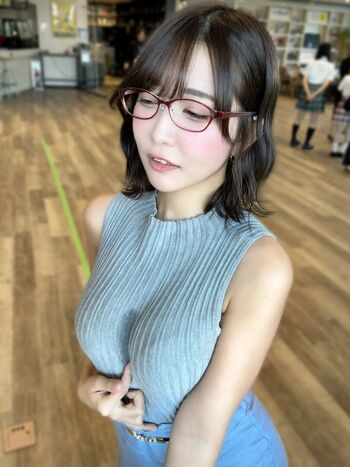 Amau Kisumi 天羽希純