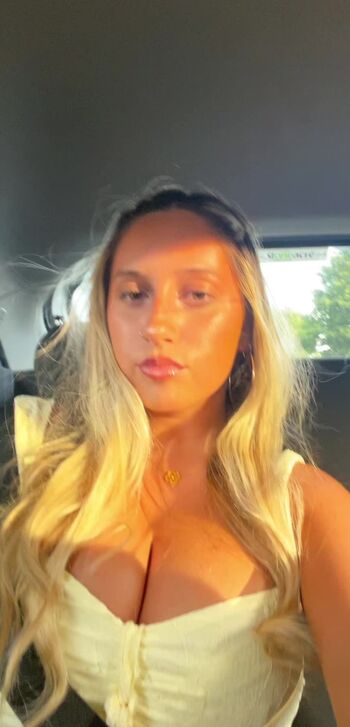 Full leaked Amber isabella page private onlyfans photo