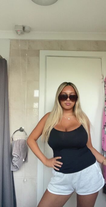 Full leaked Amber isabella page private onlyfans photo