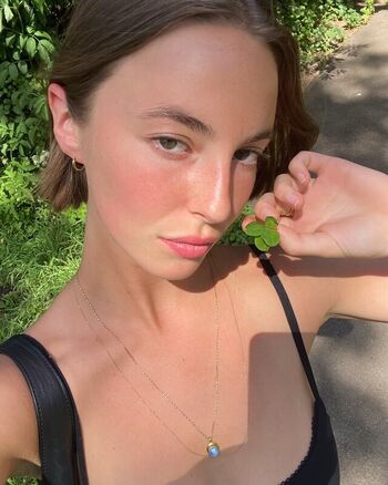 Full leaked Amelie manzoli  page private onlyfans photo