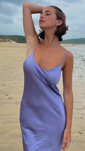 Full leaked Ameliemanzoli private onlyfans photo