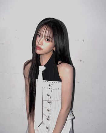 An Yujin 안유진 |