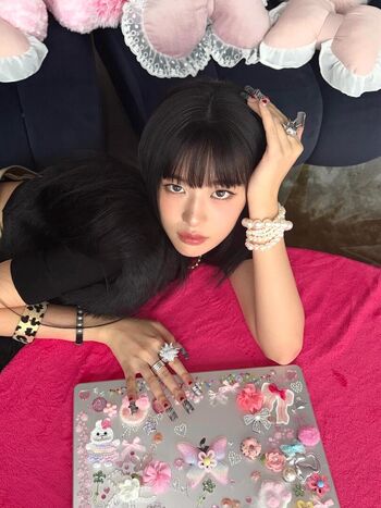 An Yujin 안유진 |