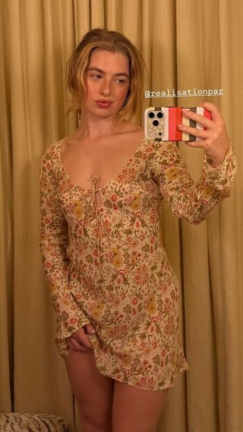 Anais Gallagher