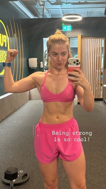 Anais Gallagher