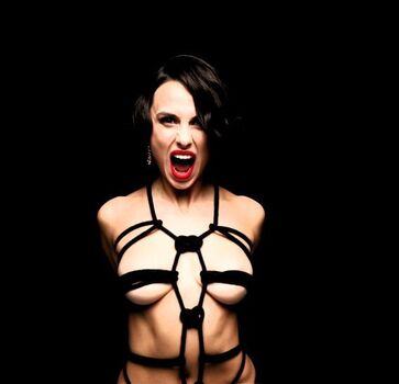 anastasia_domination