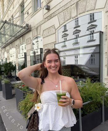 Full leaked Anna deckers private onlyfans photo