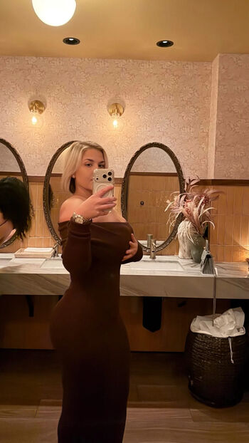 Full leaked Annamaloney page private onlyfans photo